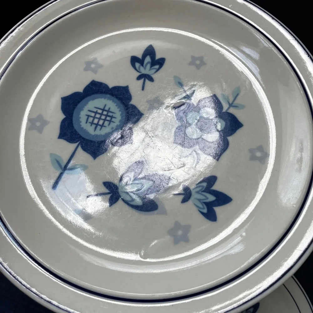 Daekor Designs Tudor Blue Stoneware Dinner Plates Set of 4 Vintage Floral Korea